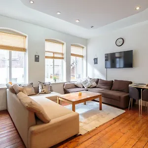 Luxury Central 20 Apartment