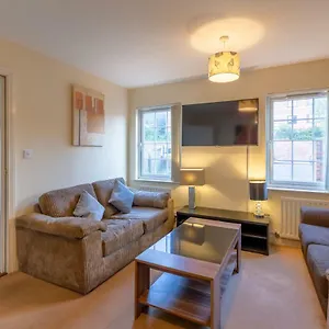 City Centre Spacious Town House Free Parking And Wifi Holiday home